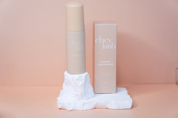 Eyelash Foam Cleanser image 1