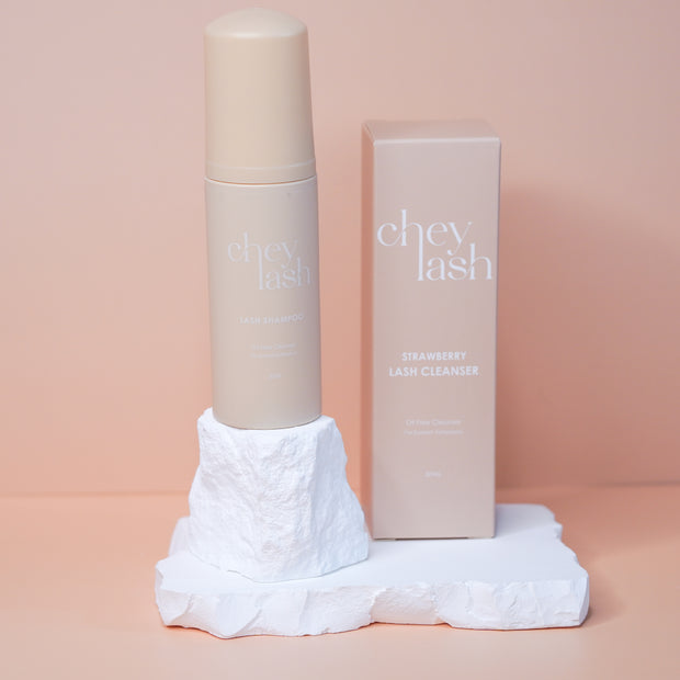 Eyelash Foam Cleanser image 1