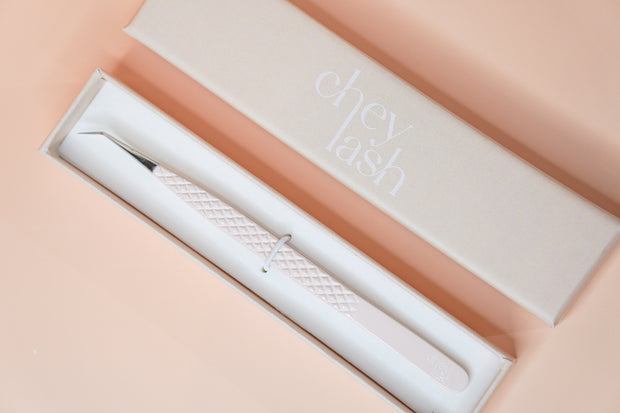 Fibre Tip 45° Volume Tweezer image 1