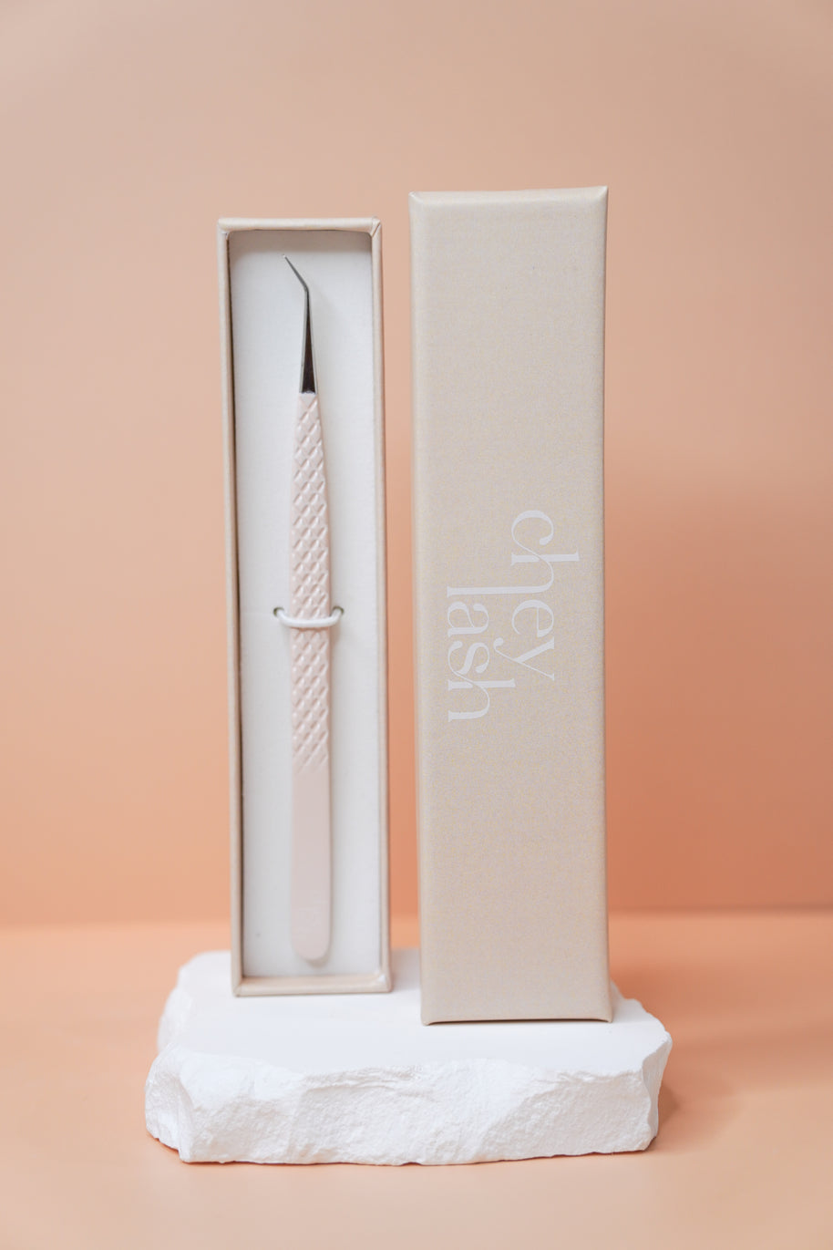 Fibre Tip 45° Volume Tweezer image 0