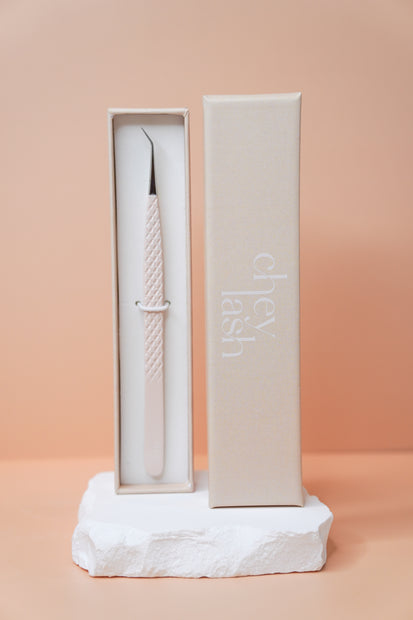 Fibre Tip 45° Volume Tweezer image 0