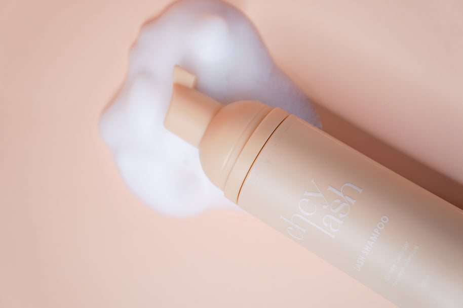 Eyelash Foam Cleanser image 3