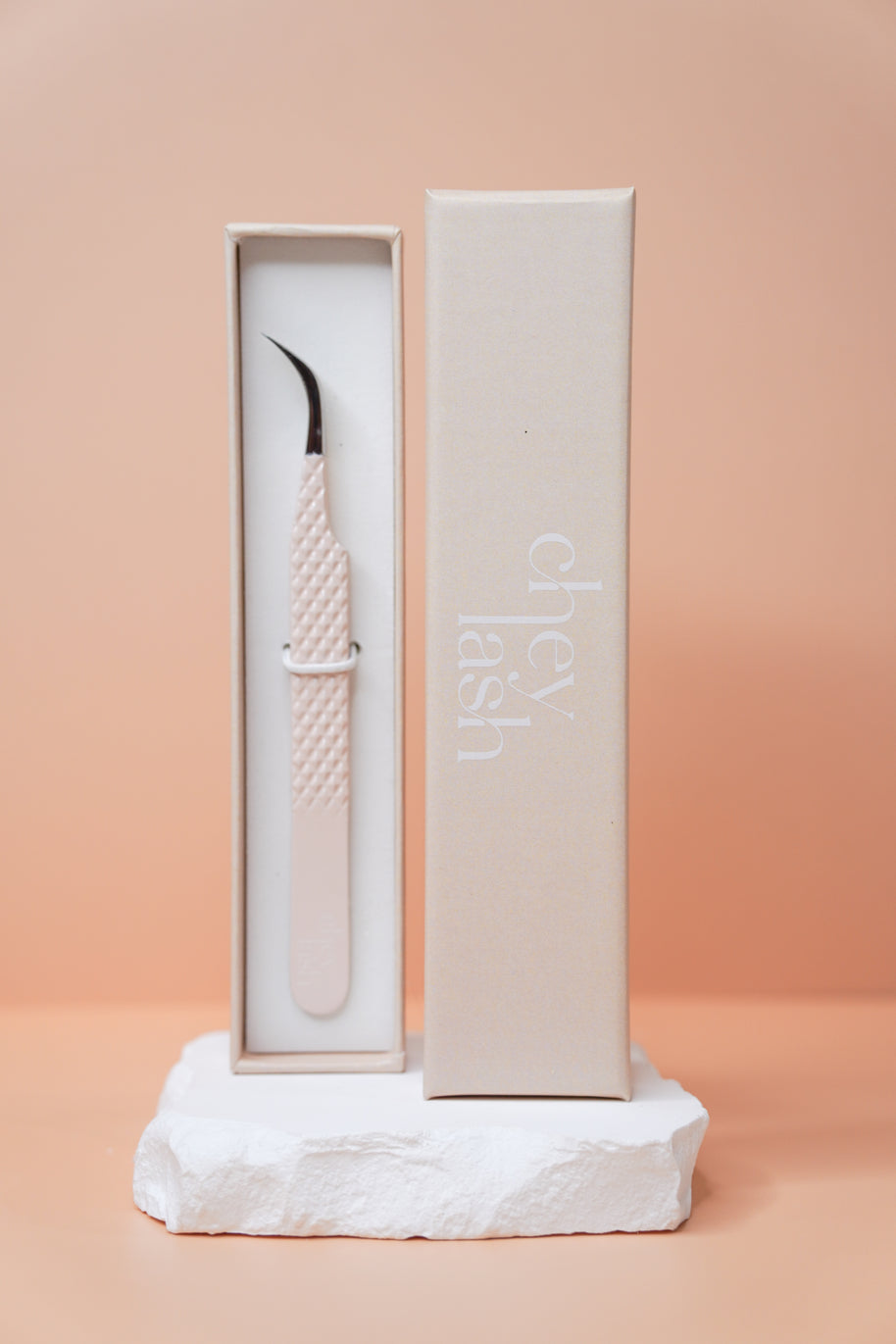 Fibre Tip Curved Tweezer image 0
