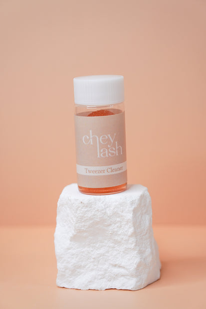 Lash Tweezer Cleaner image 1