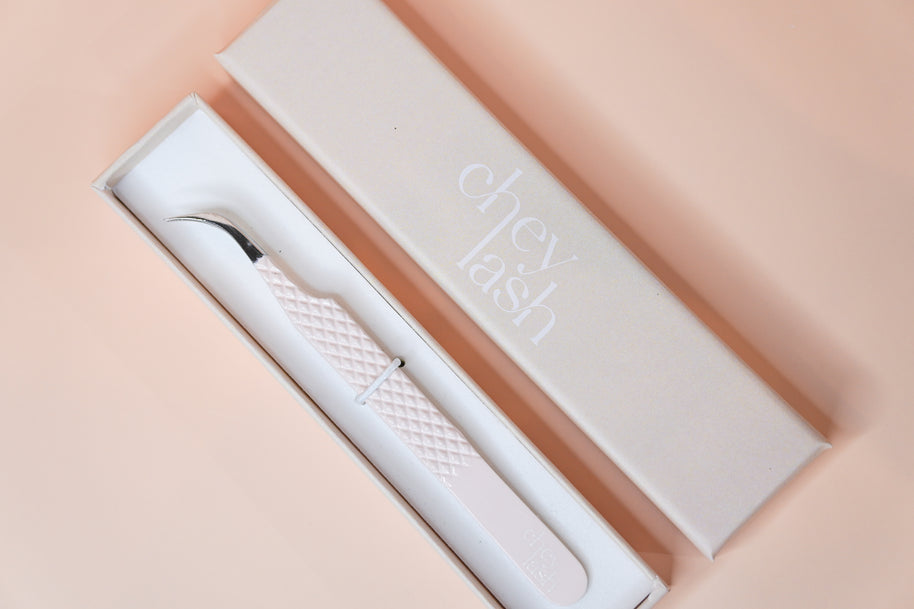 Fibre Tip Curved Tweezer image 1