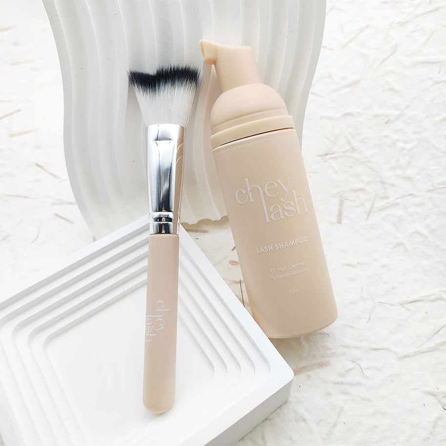 Eyelash Foam Cleanser image 5