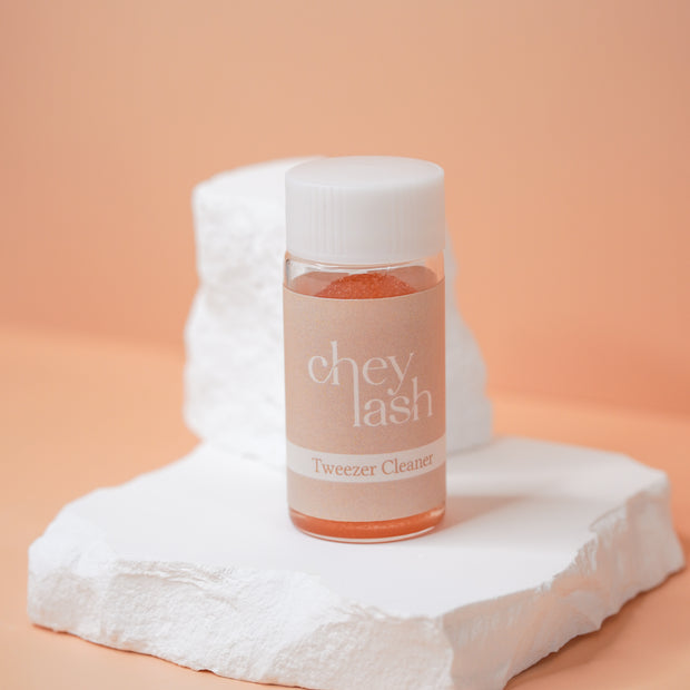 Lash Tweezer Cleaner image 0